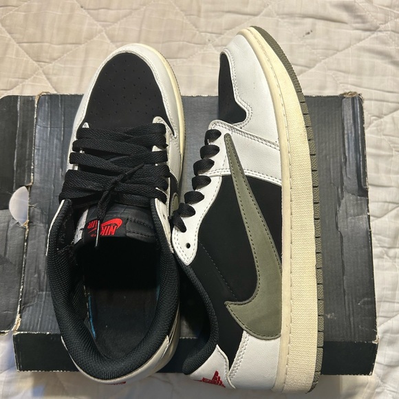 Nike Women's Air Jordan 1 Low Travis Scott Olive - Picture 2 of 6